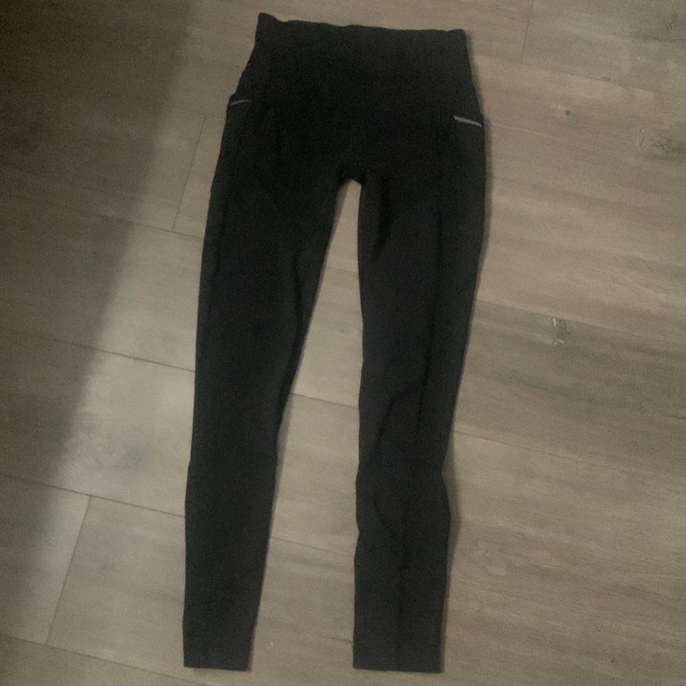 Black lululemon leggings